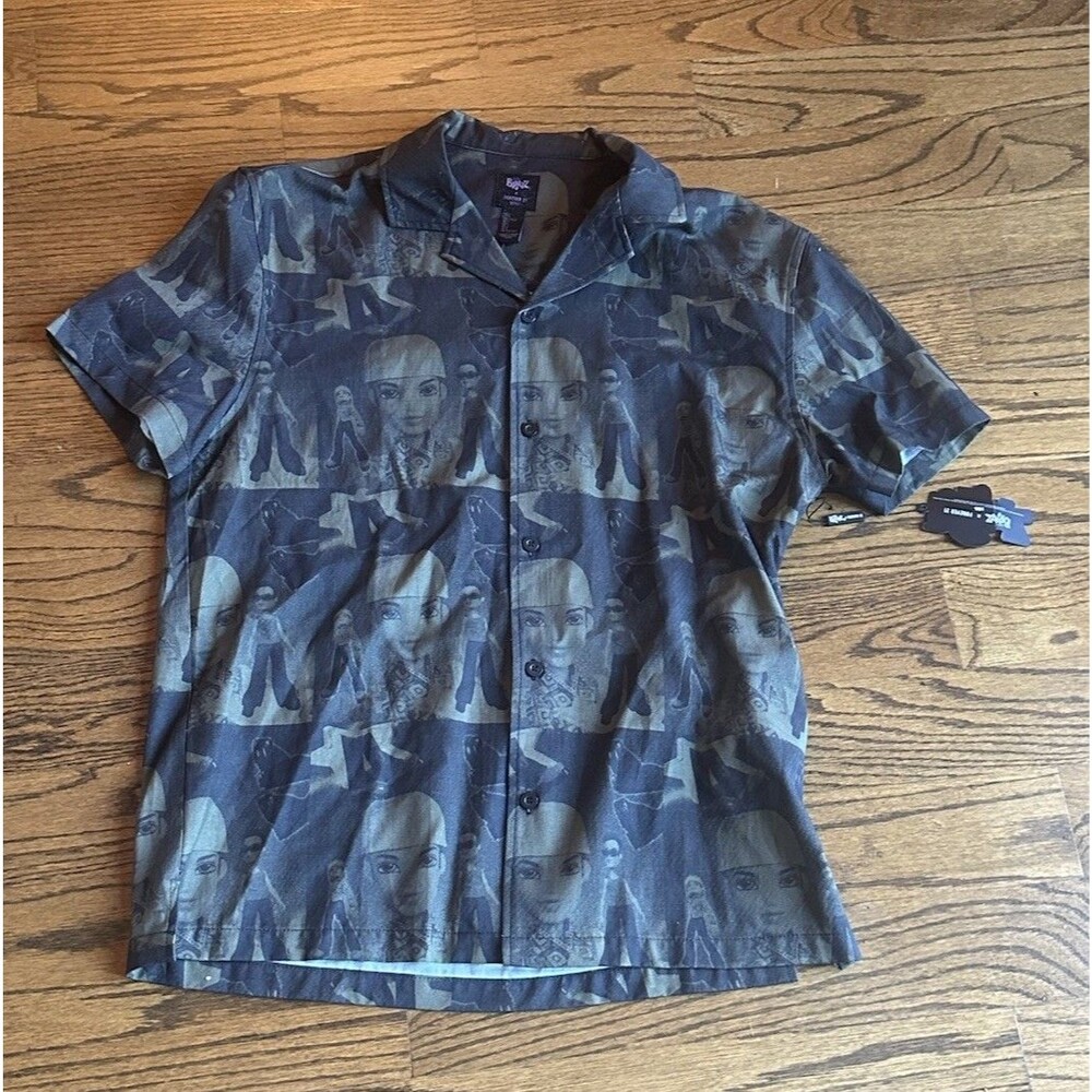 NWT FOREVER 21 X BRATZ Men’s Small Button Up Shirt
